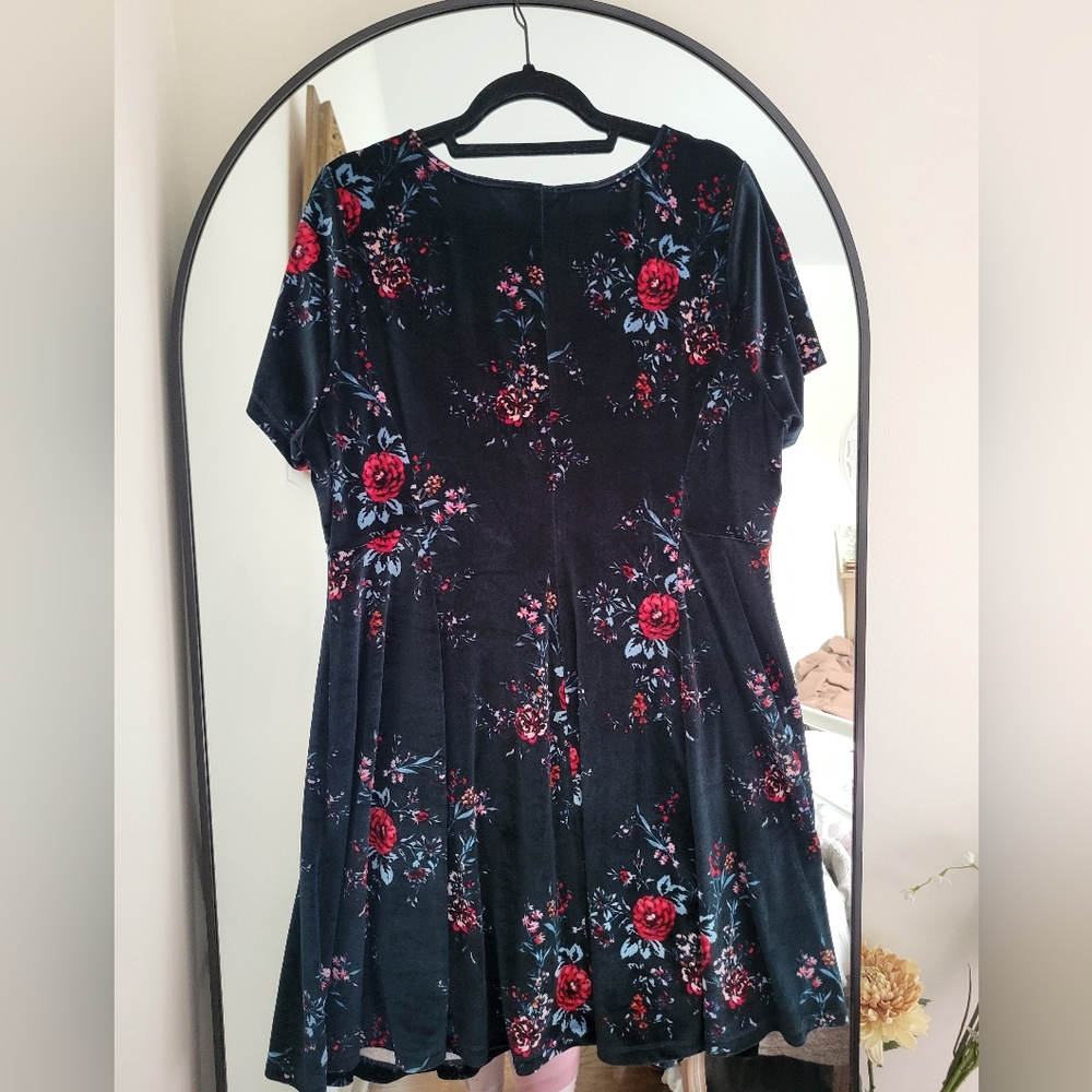 Dark Green Velvet Torrid Floral Swing Dress - Picture 8 of 8